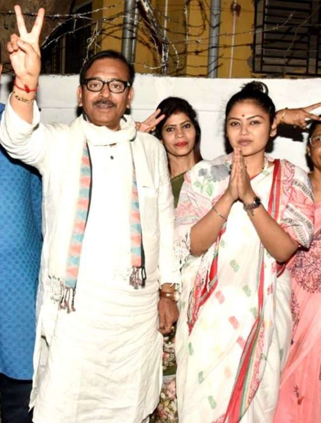 बंगाल में एकला चलो की नीति, तृणमूल ने सभी सीटों पर उतारे उम्मीदवार