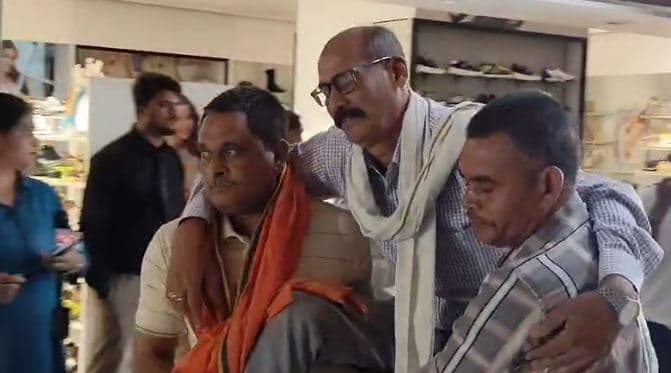 Mock Drill in CG: सायरन बजाकर किया गया अलर्ट, नागरिकों को बचने और बचाने की दी जा रही ट्रेनिंग, देखें 
