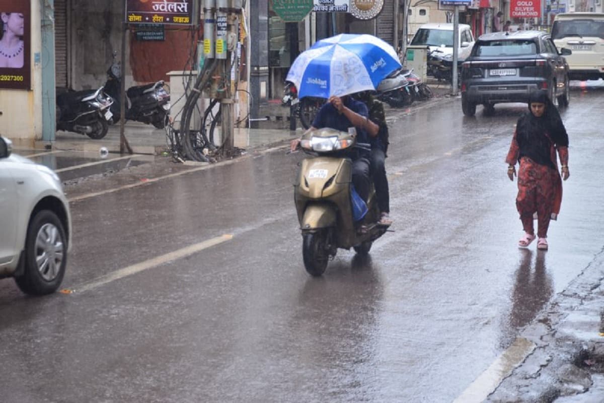 Pre Monsoon: प्री-मानसून ने पकड़ी रफ्तार! अगले 7 दिनों तक बारिश के आसार, 22 जिलों में ऑरेंज-येलो अलर्ट
