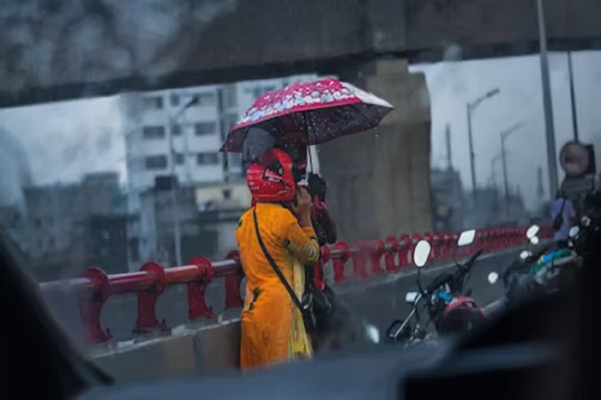 Monsoon 2025: मानसून पकड़ेगा जोर! 13 जिलों में होगी भारी बारिश, IMD का येलो अलर्ट जारी
