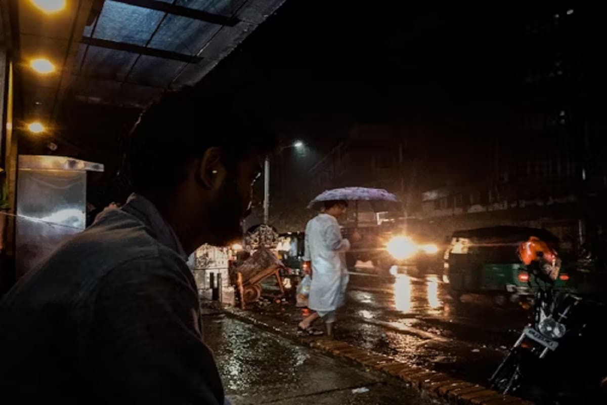 Rain Alert: छत्तीसगढ़ के इन जिलों में बारिश का Alert, 60 KM/घंटे की रफ्तार से चलेगी धूल भरी हवा
