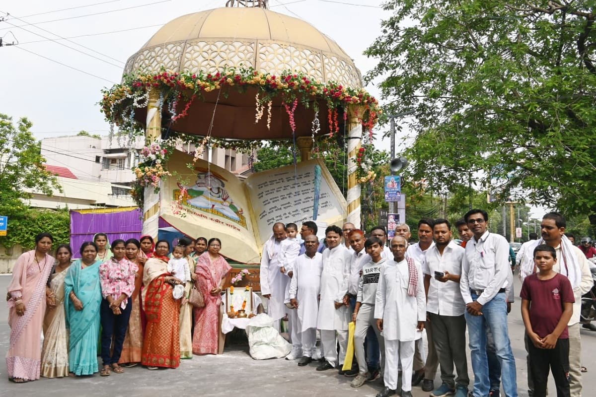CG News: धूमधाम से मनाई गई संत कबीर साहेब की 627वीं जयंती, निकाली गई भव्य शोभायात्रा, देखें तस्वीरें
