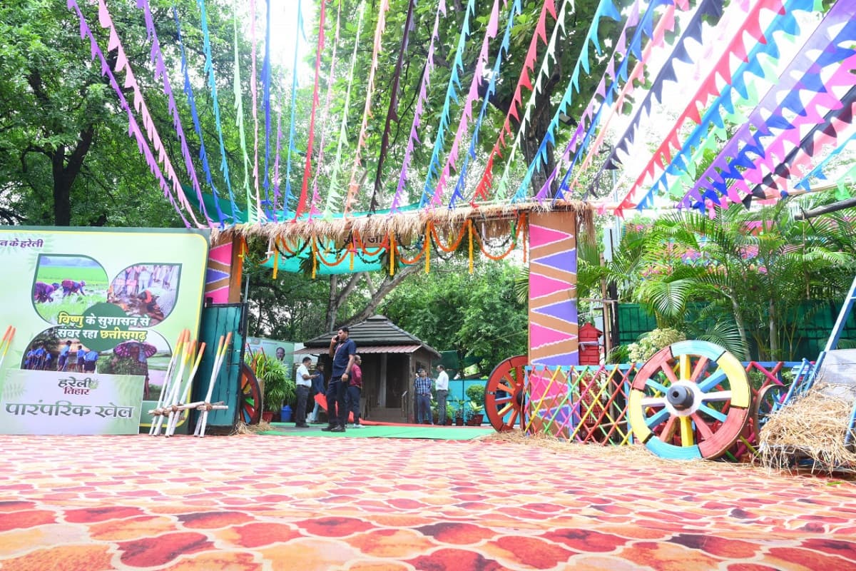 Hareli Tihar 2025: मुख्यमंत्री निवास में छाया हरेली उत्सव का रंग, CM बोले - किसानों की खुशहाली और समृद्धि हमारा प्रमुख ध्येय... देखें तस्वीरें
