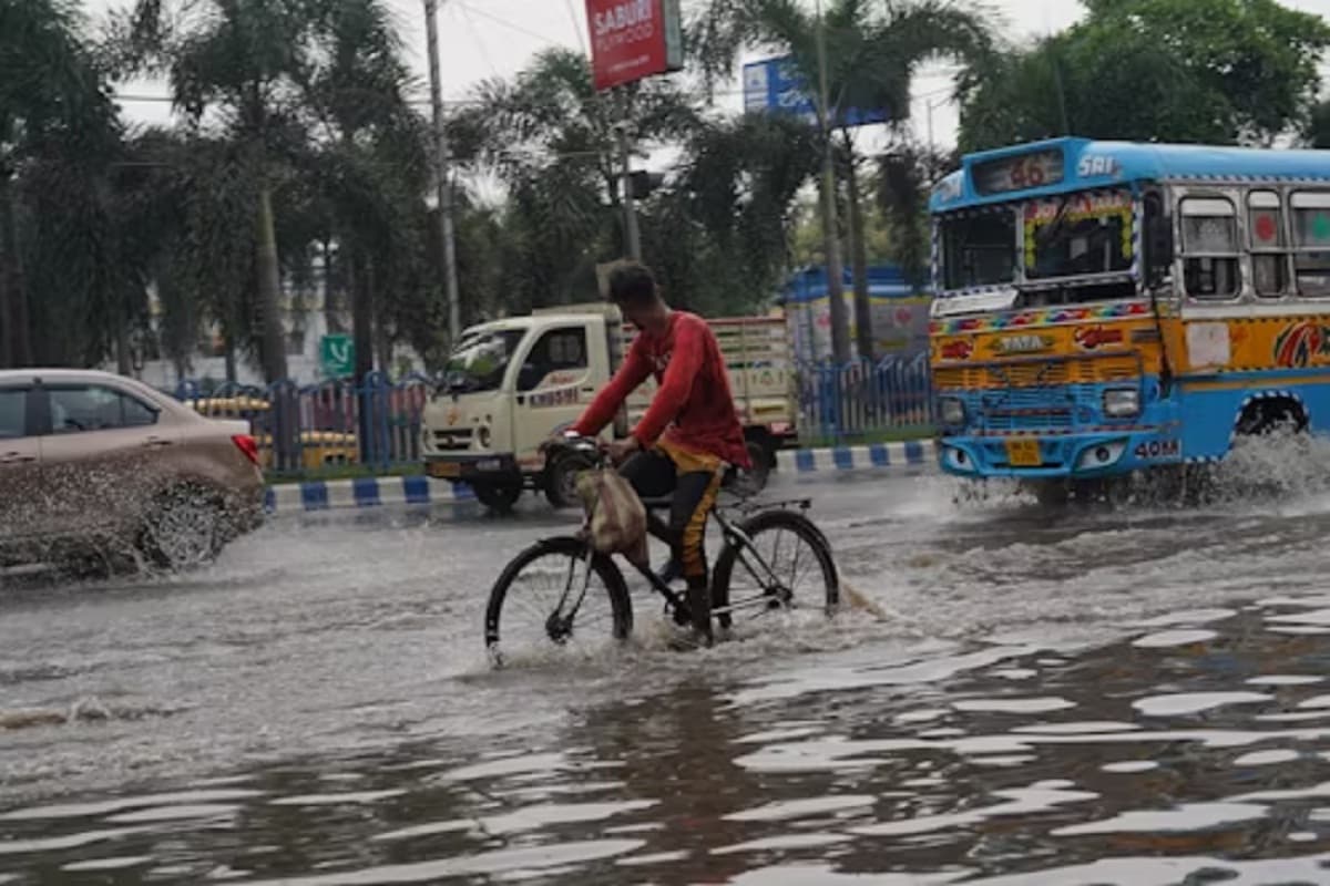 CG Weather Update: मानसून ने पकड़ी रफ्तार! अगले 5 दिनों तक होगी बारिश, IMD ने जारी किया अलर्ट
