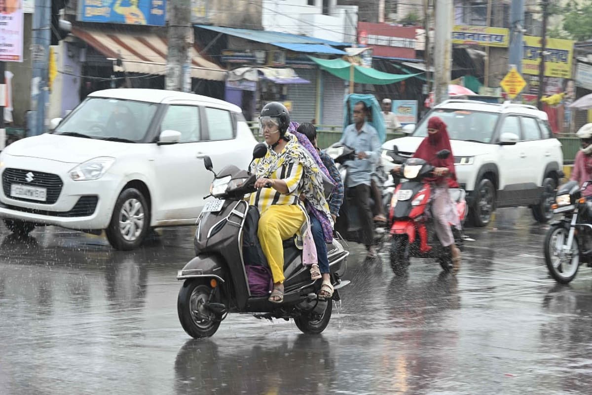 अगले 5 दिन होगी झमाझम बारिश, IMD ने जारी किया अलर्ट, आज इन 26 जिलों में कहर बरपाएगा मौसम
