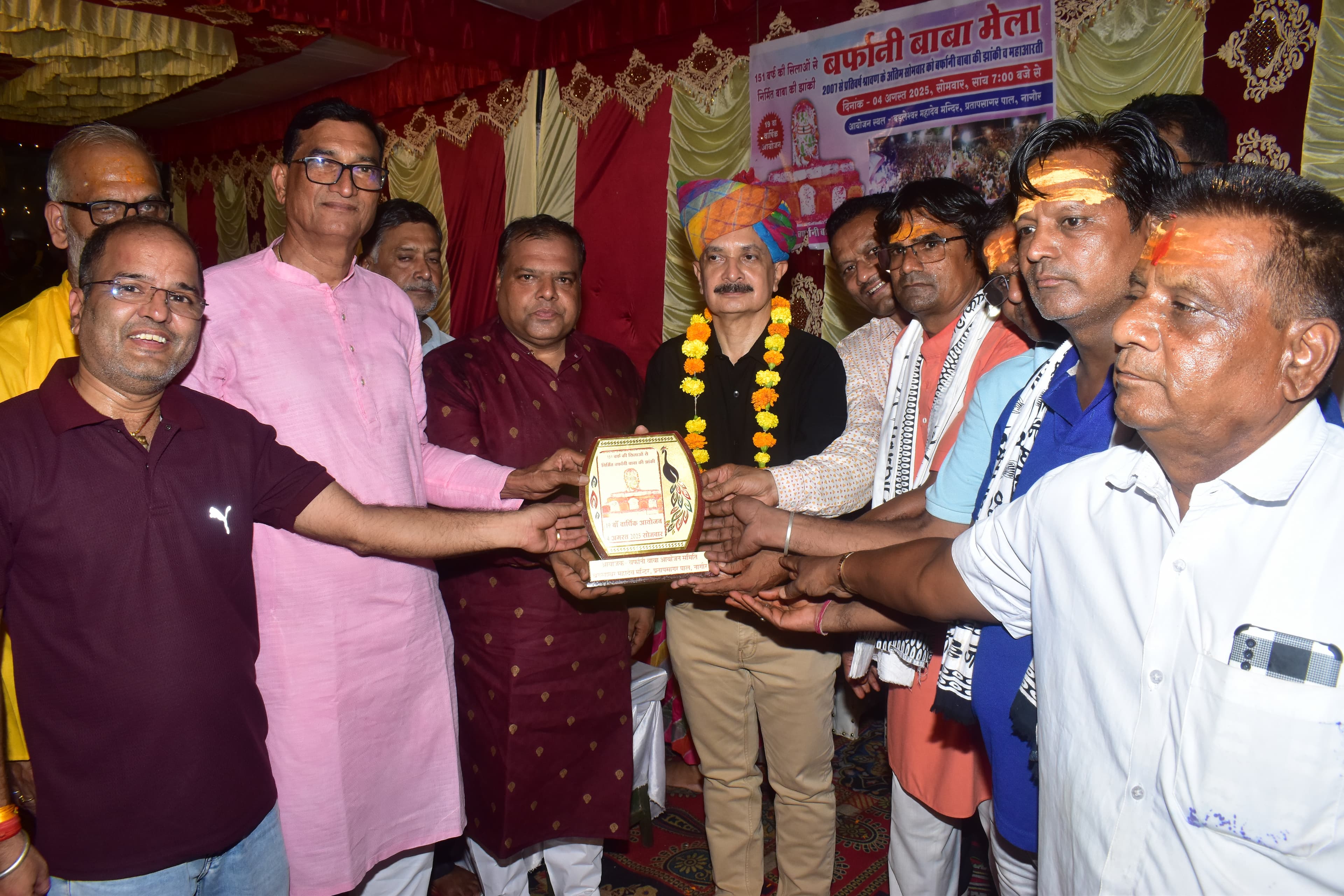 City residents gathered in Maha Aarti of Baba Barfani
On the last Monday of the month of Shravan, the sounds echoing in the Shiva temples, see the innocent pictures.