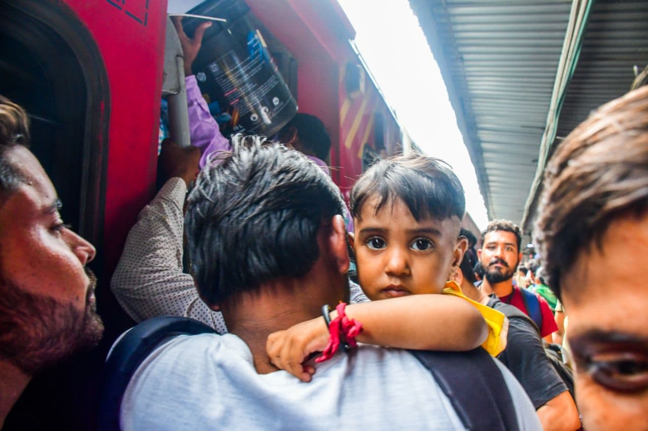 Crowded trains in Jaipur 