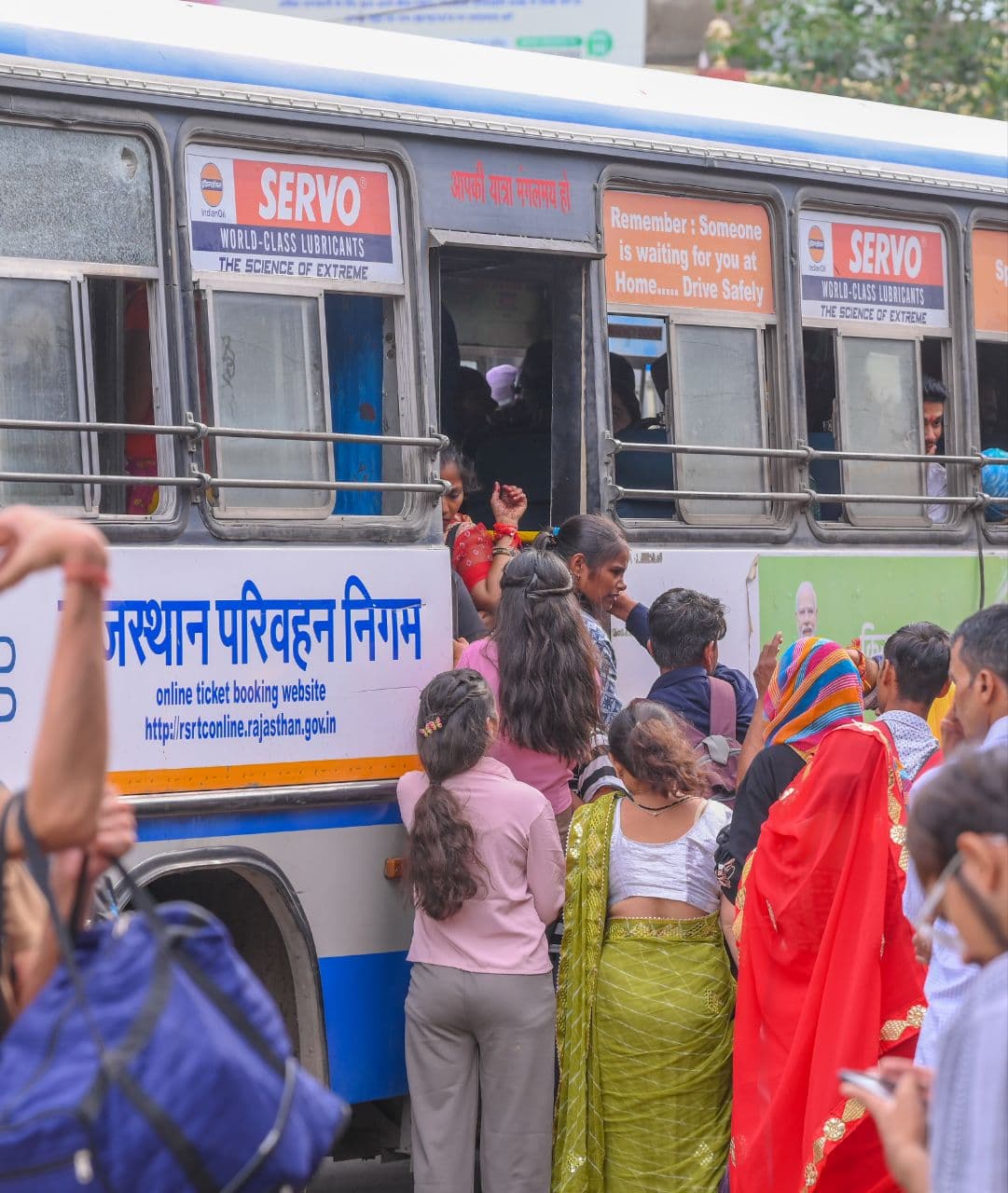 Crowded buses at jaipur
